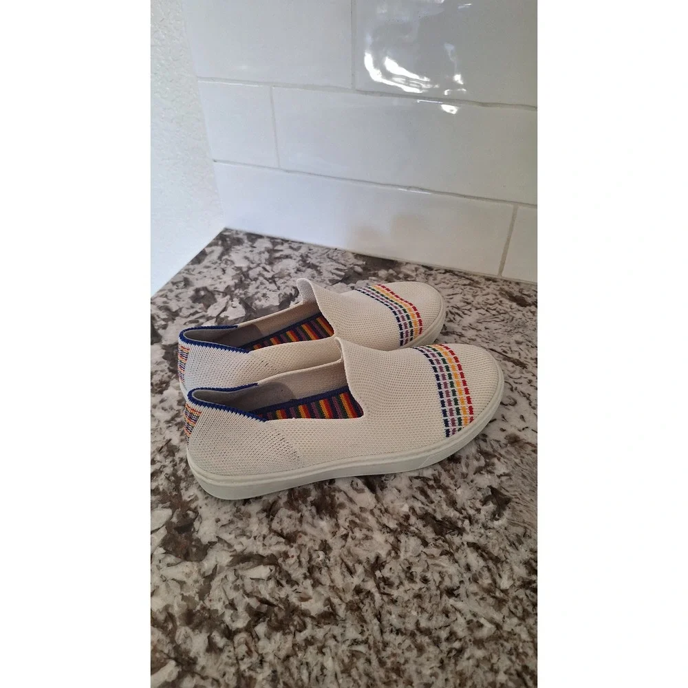 Rothys brand rothy